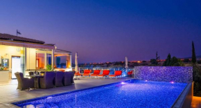 3 bedroom Villa Eleyjo with stunning private pool, Aphrodite Hills Resort